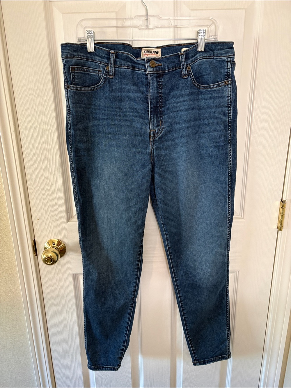 Kirkland Signature Women’s Slim Dark Indigo Skinny Jeans